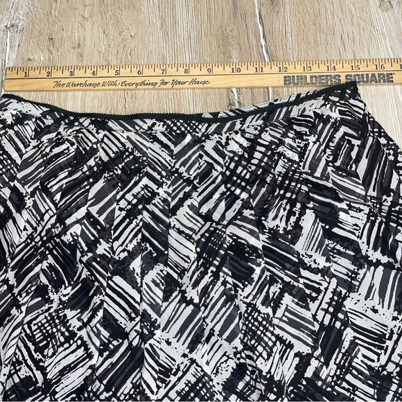 Talbots Women’s Black White Cotton Silk Blend Abstract Print Skirt Size 8 Petite - Picture 8 of 11
